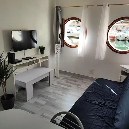 Les Pieds Dans L'eau Apartment